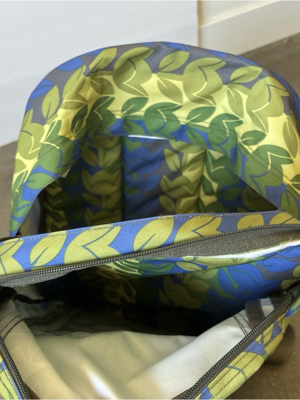 L.L. Bean Green and Blue Patterned women or kids Backpack - Picture 4 of 10